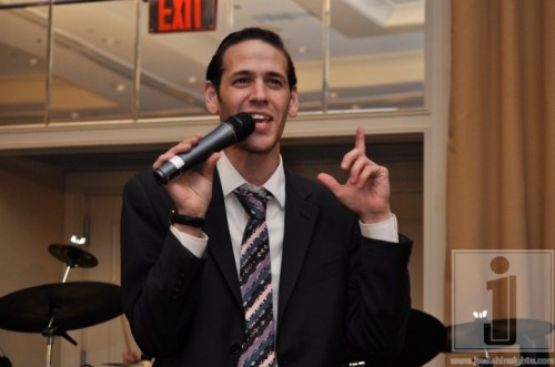 Yosef Wartelsky singing @ Aryeh Kunstlers wedding