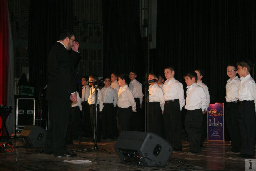 Night of Lights! Review, Pix and Videos – Starring Shloime Dachs, Yehuda Green and the Yitzy Bald Boys Choir