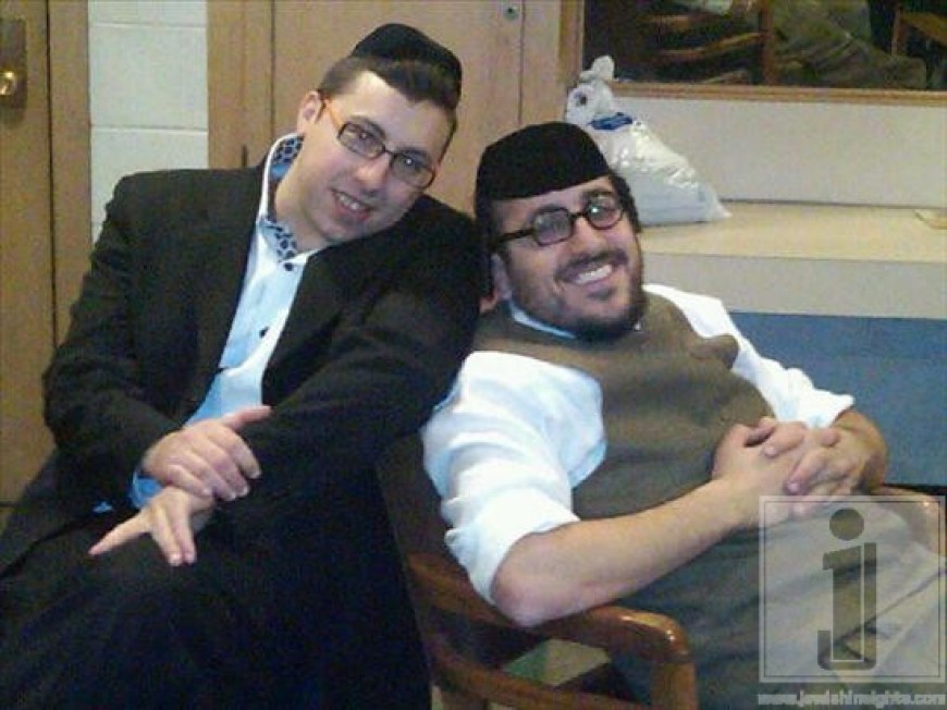 Shua Kessin & Lipa resting after their Chicago show