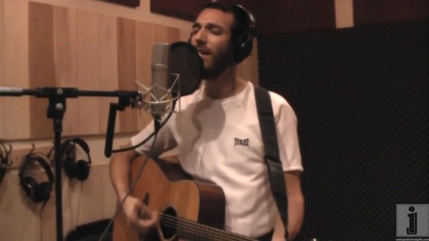 Beri Weber in Studio Sings “Aheim” in the studio