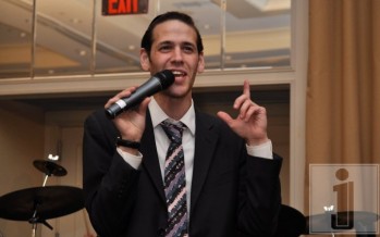 Yosef Wartelsky singing @ Aryeh Kunstlers wedding