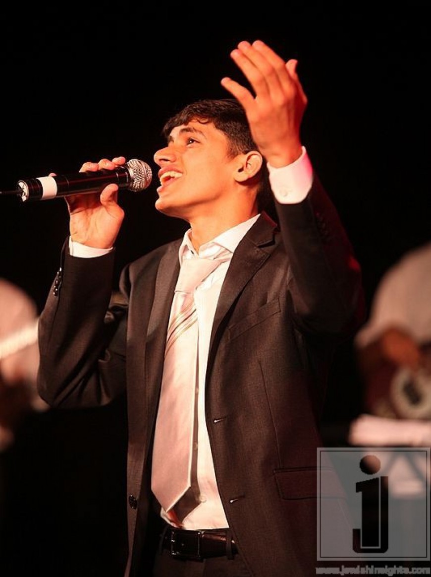 Meydad Tassah with a new single “Gadol Hashem”