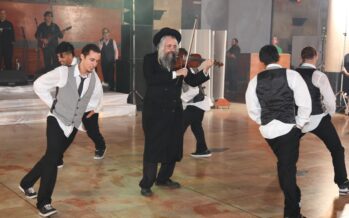 Daniel Ahaviel & Breakdancing dancers