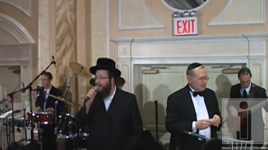 Shloime Daskal Sings Conducted by Yisroel Lamm
