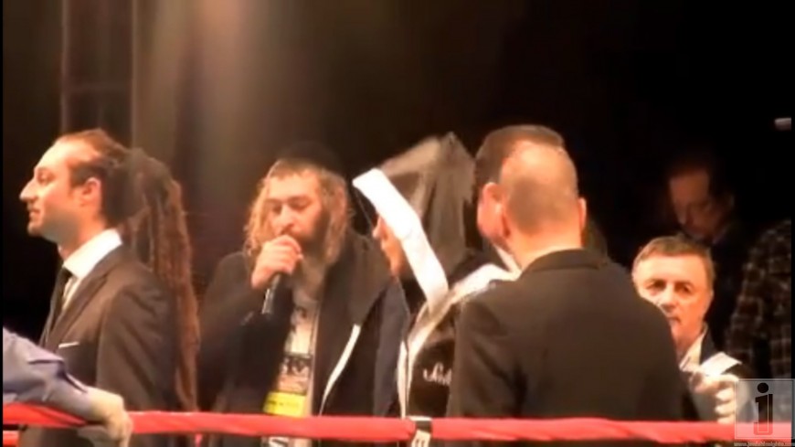 Matisyahu sings Dmitriy Salita into the Ring! Matisyahu