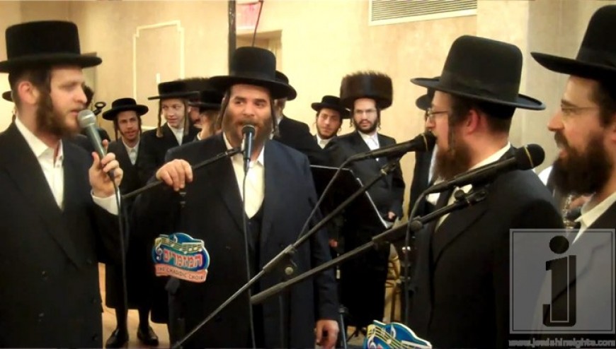 Hasidic Choir and Band Sings