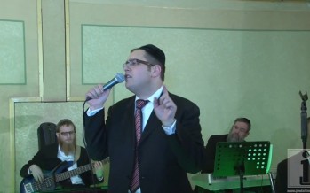 Dovid Gabay sings at Wedding