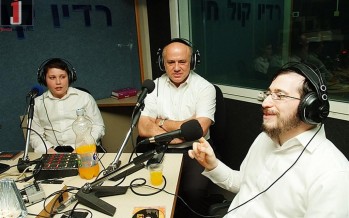 Moshe Laufer, Mendy Jerufi & Shmulik Listvand with Yossi Eisenthal on Radio Kol Chai
