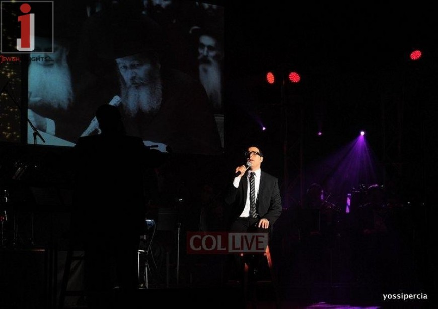 [COLlive] Shwekey Sings in Crown Heights