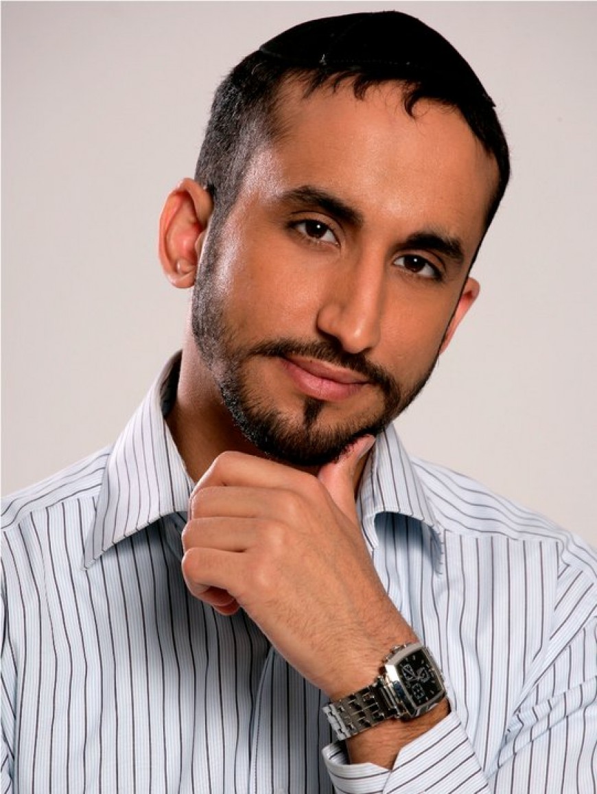 Itzik Eshel With A Vocal Version of The Summer Hit Song “Vead Shetisaeini”