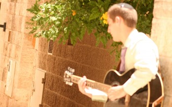 Akiva Tolchin Returns With A New Single “Modeh Ani”: FREE Download