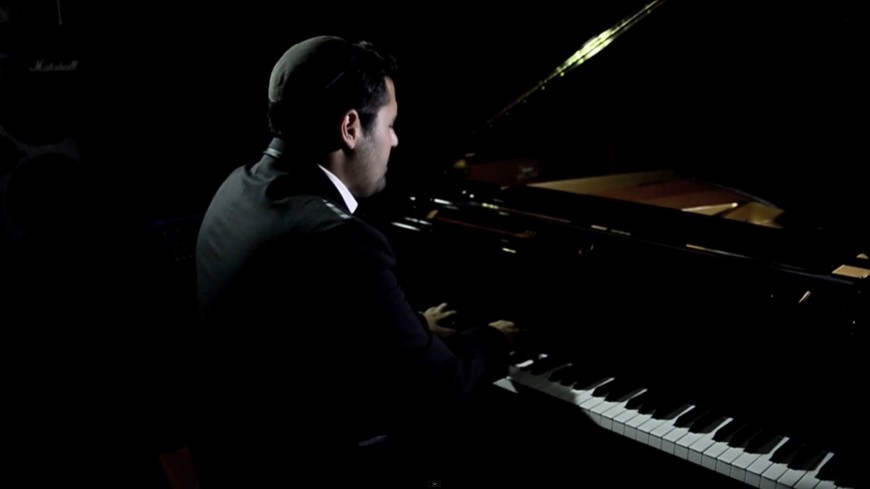 “Tzama Lecha Nafshi” Gad Elbaz  [Music Video] ״צמאה לך נפשי״ גד אלבז