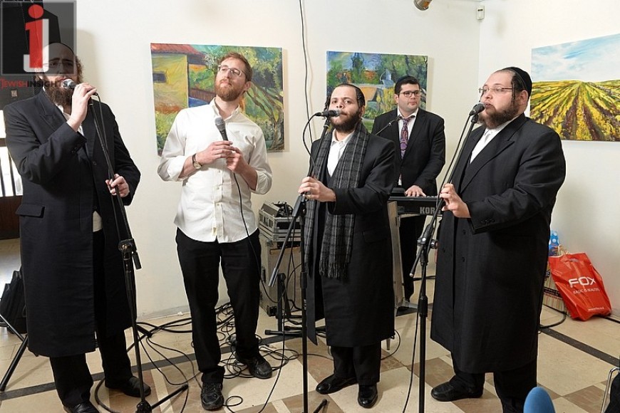 Yitzchak Meir & Zanvil Weinberger In A Duet “Hishbati”