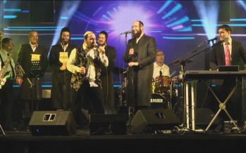 Lipa Schmeltzer & Motty Steinmetz With Malchus Choir By A Concert In Israel