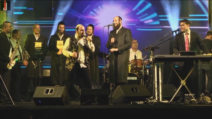 Lipa Schmeltzer & Motty Steinmetz With Malchus Choir By A Concert In Israel