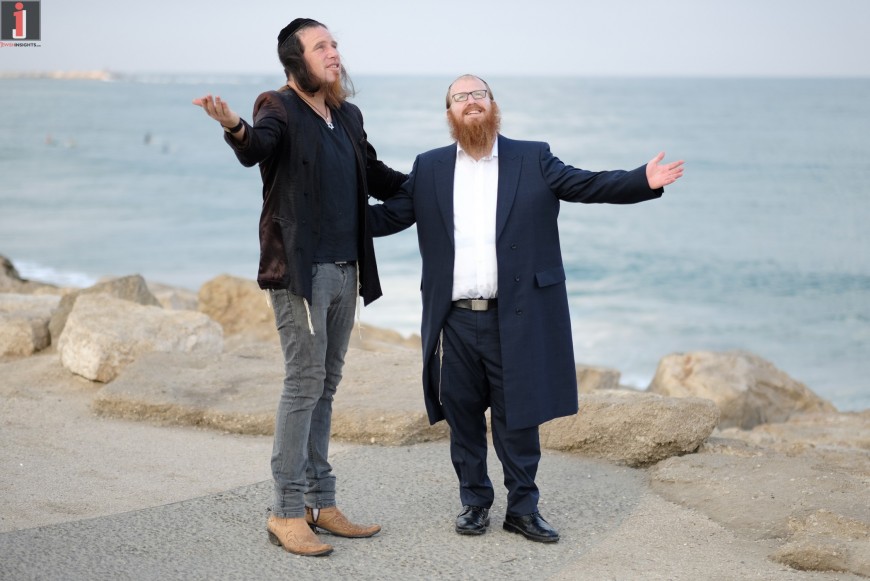 Mordechai Roth & Eliezer Botzer “Gornisht” [Music Video]