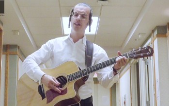 Emotional Artist Dudi Knopfler In A New Video/Song Saturated With Hope & Faith – “Hashem Rofecha”