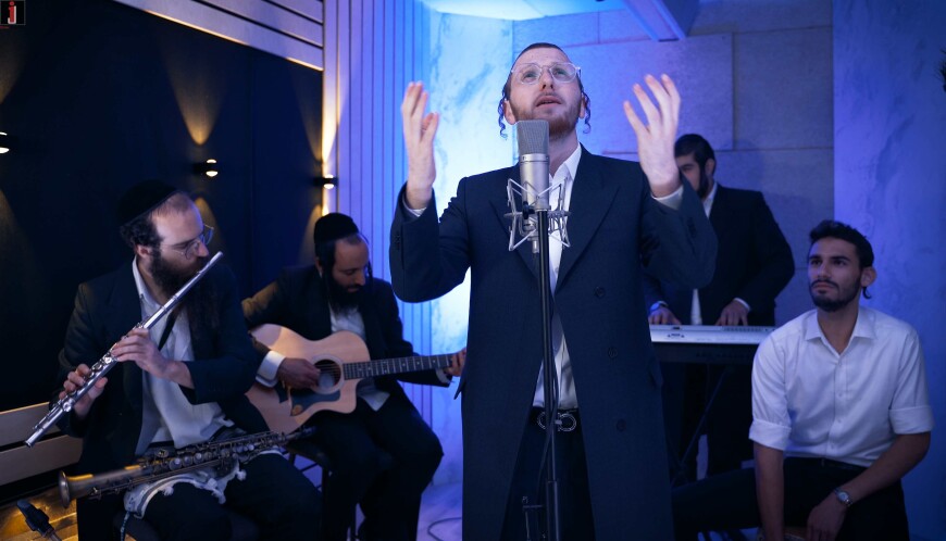 The Young Singer In His Debut Video With A Yamim Noraim Medley: “Tate Kum Schoin”!